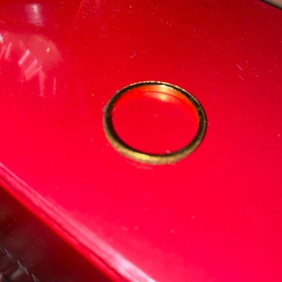 Vintage brushed gold  tone faux diamonds ring Sz 8 - Picture 4 of 12